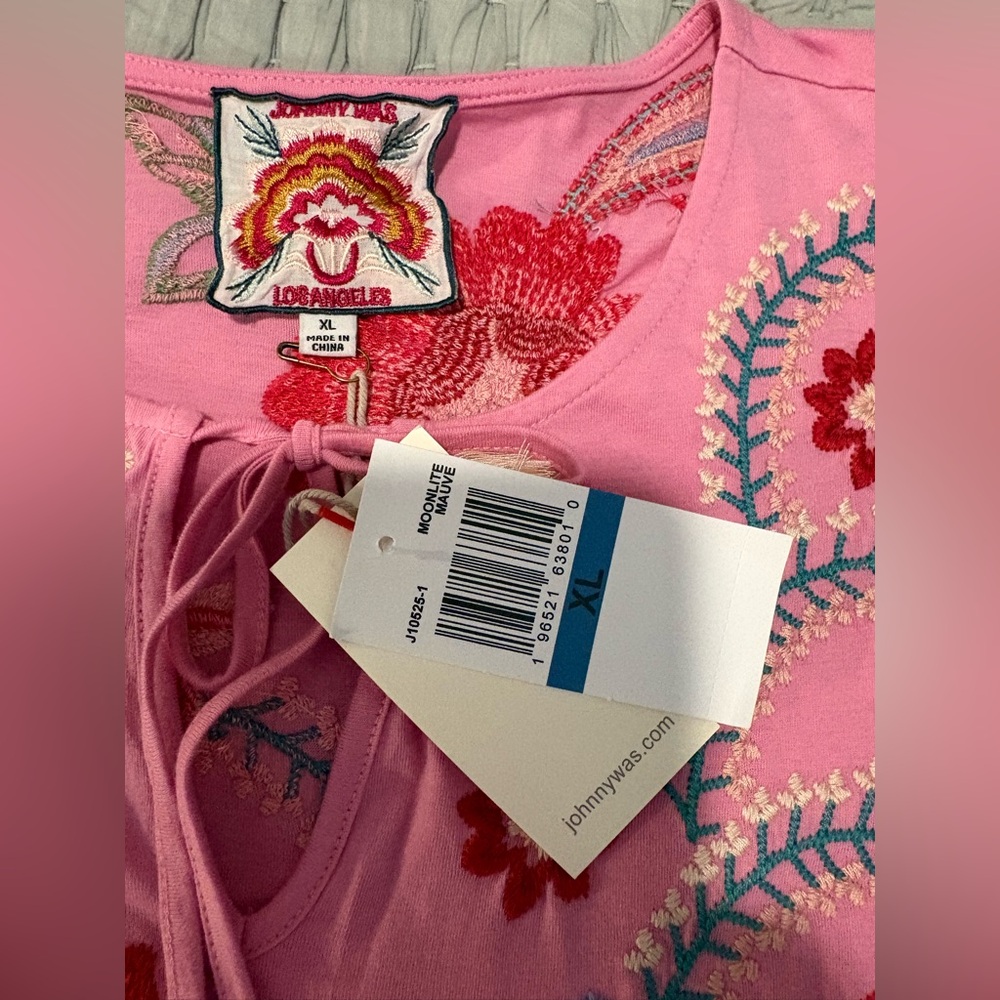 Johnny Was NWT
RUFFLE SLEEVE T-SHIRT - MOONLITE MAUVE, XL - Picture 8 of 10
